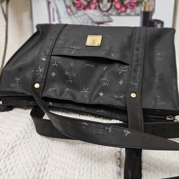 Authentic MCM Vintage Visetos Shoulder/Tote Bag in Black - Picture 3 of 16